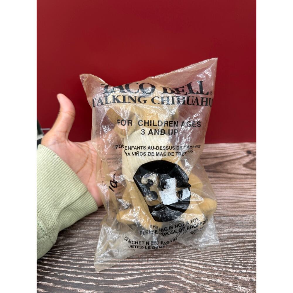 Vintage Taco Bell Talking Chihuahua Plush Applause Sealed 1990s Promo - Picture 2 of 5